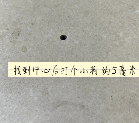 长兴瓷砖空鼓维修公司专业解答在瓷砖铺贴过程中，如果砂料搅拌不均匀，将会带来以下问题